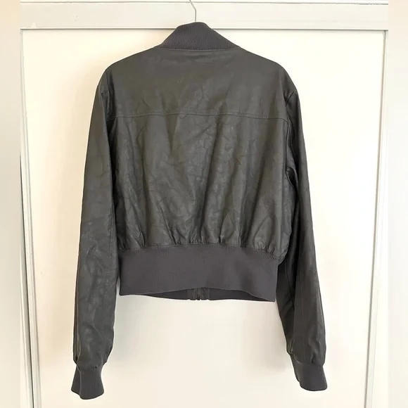 Gray Women's Pleather Jacket Size 3X - Picture 2 of 4